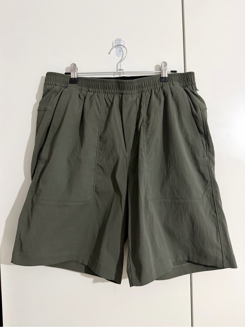 lululemon athletica Men's Bowline 8’ shorts Olive Green- medium
